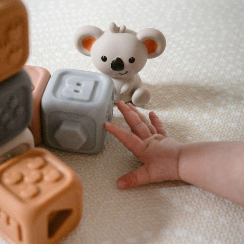 Zestaw Edukacyjna Piramdka Klocki Sensoryczne 2w1 Gryzak Cyferki